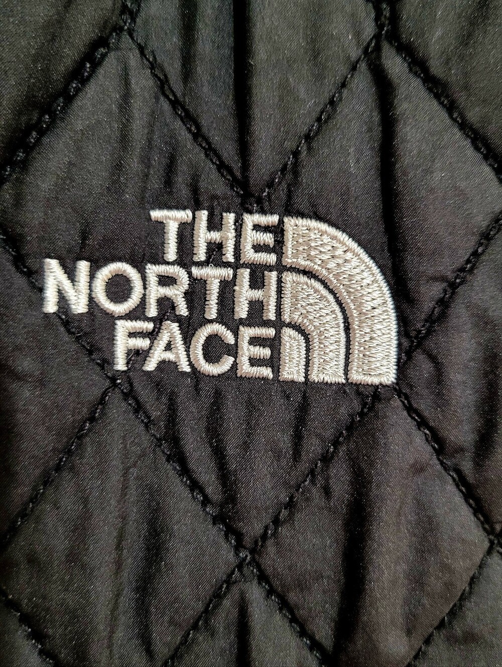 The North Face Girl's Black Quilted Puffer Jacket | Size Large (14/16) - Picture 4 of 6